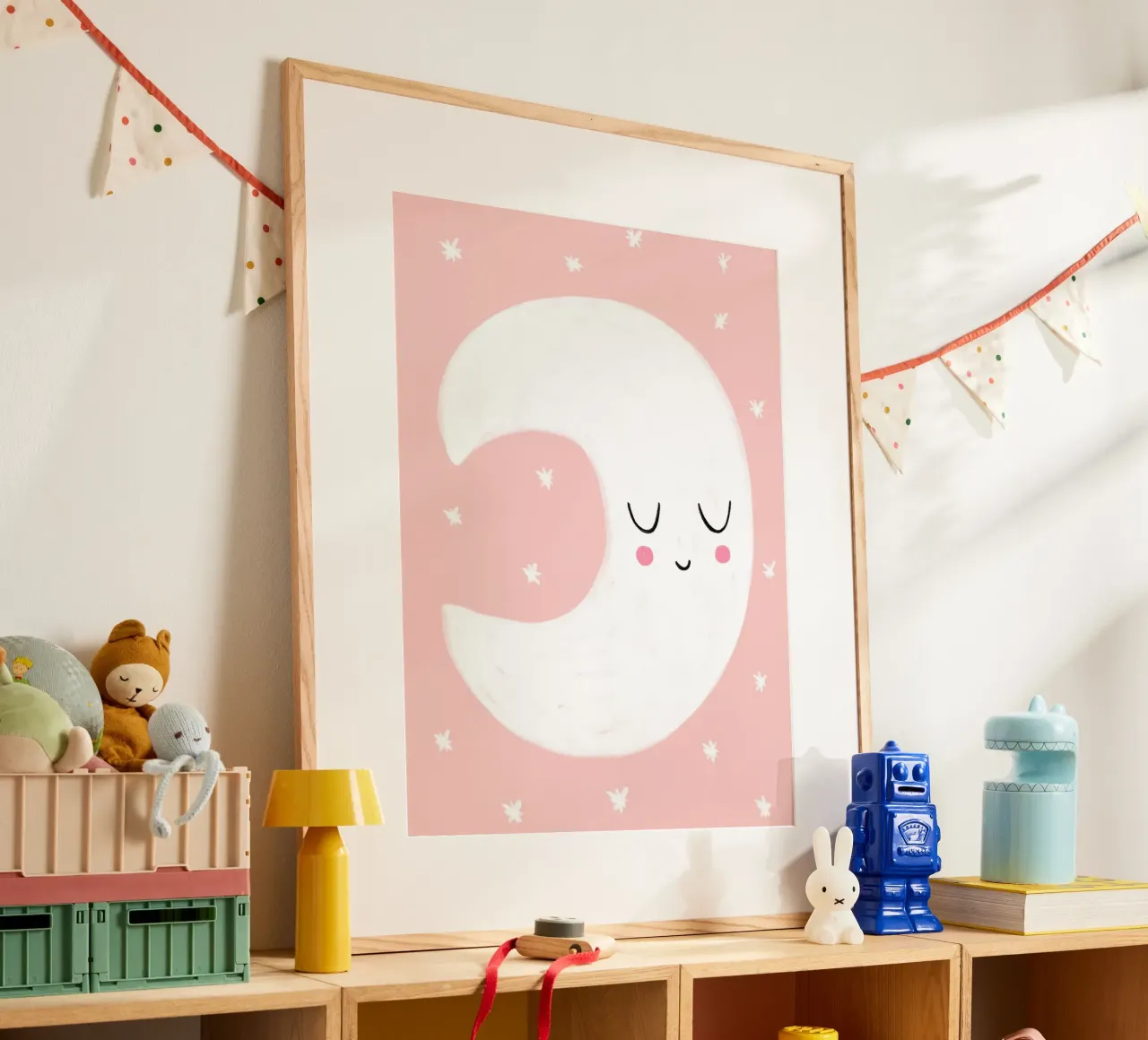 Kleiner rosa Mond poster con telaio in legno da BAINAI KIDS
