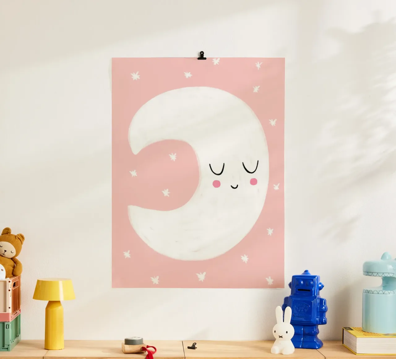 Kleiner rosa Mond poster con telaio in legno da BAINAI KIDS