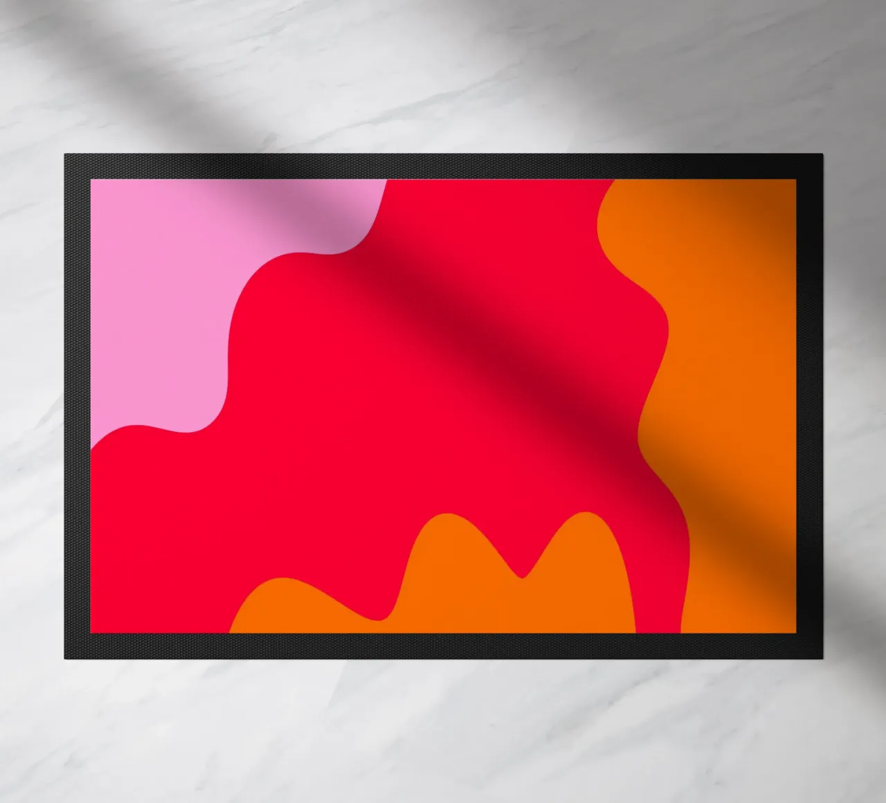 Forme di color blocking rosa, rosso, arancione zerbino da Wackapacka