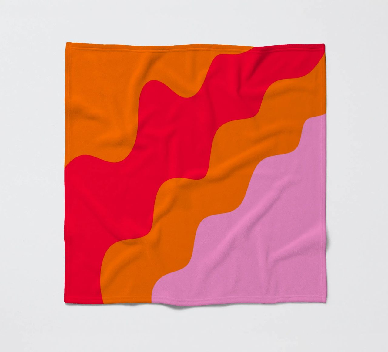 Forme ondulate in color blocking rosa, rosso, arancione coperta in pile da Wackapacka