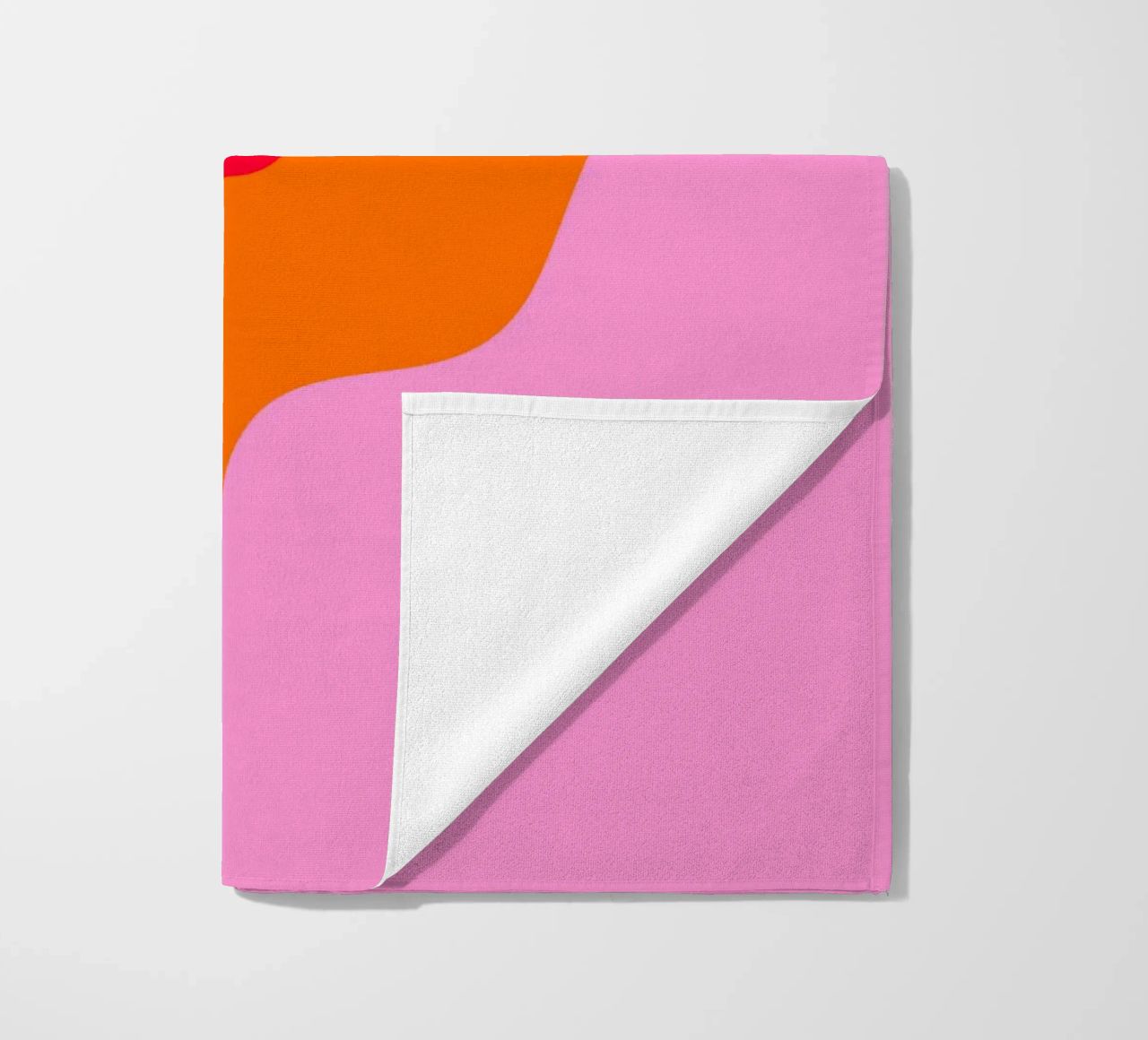 Forme ondulate in color blocking rosa, rosso, arancione telo mare da Wackapacka