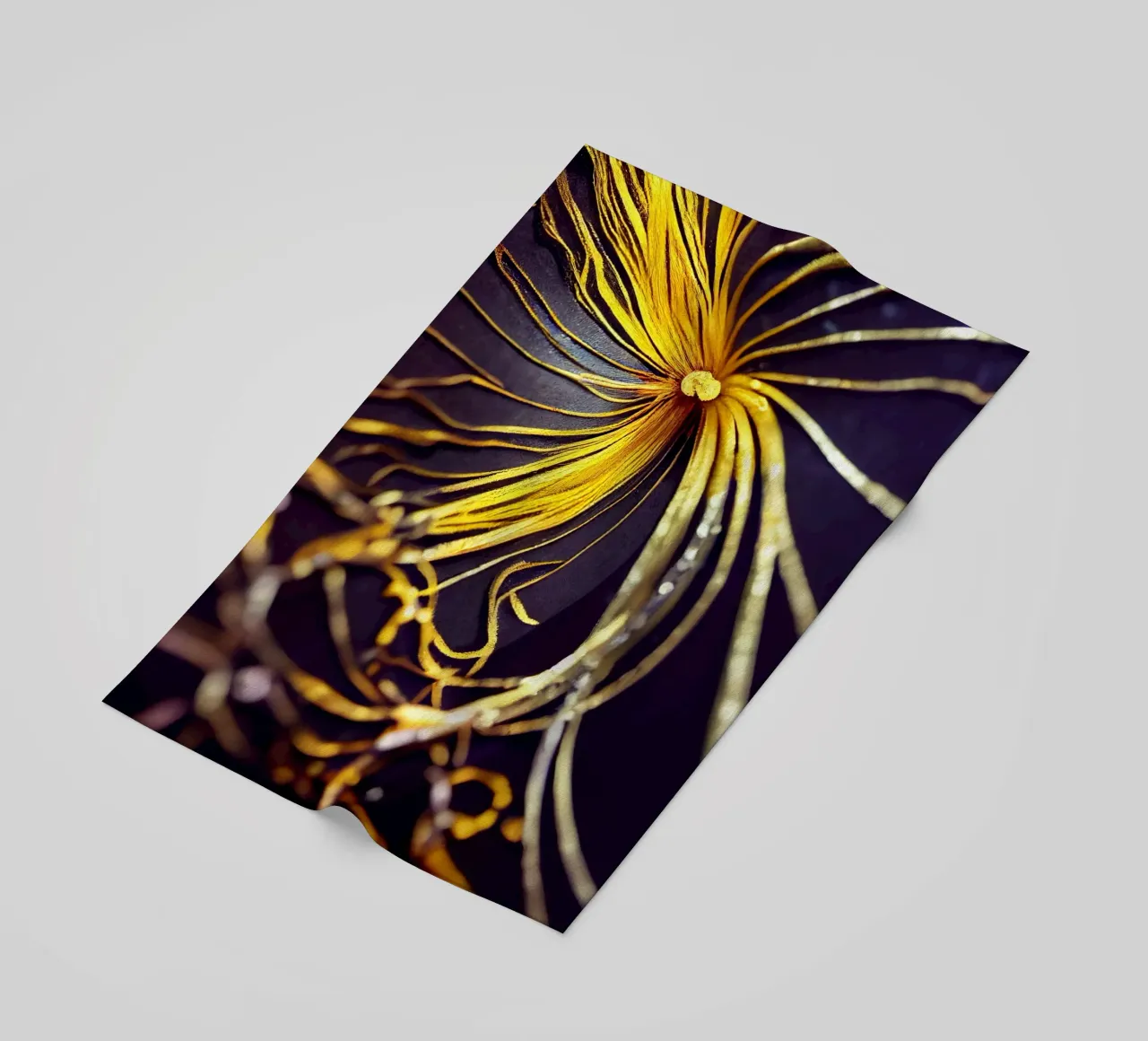 Macro Fiore di curcuma nera telo mare da Bold Blooms
