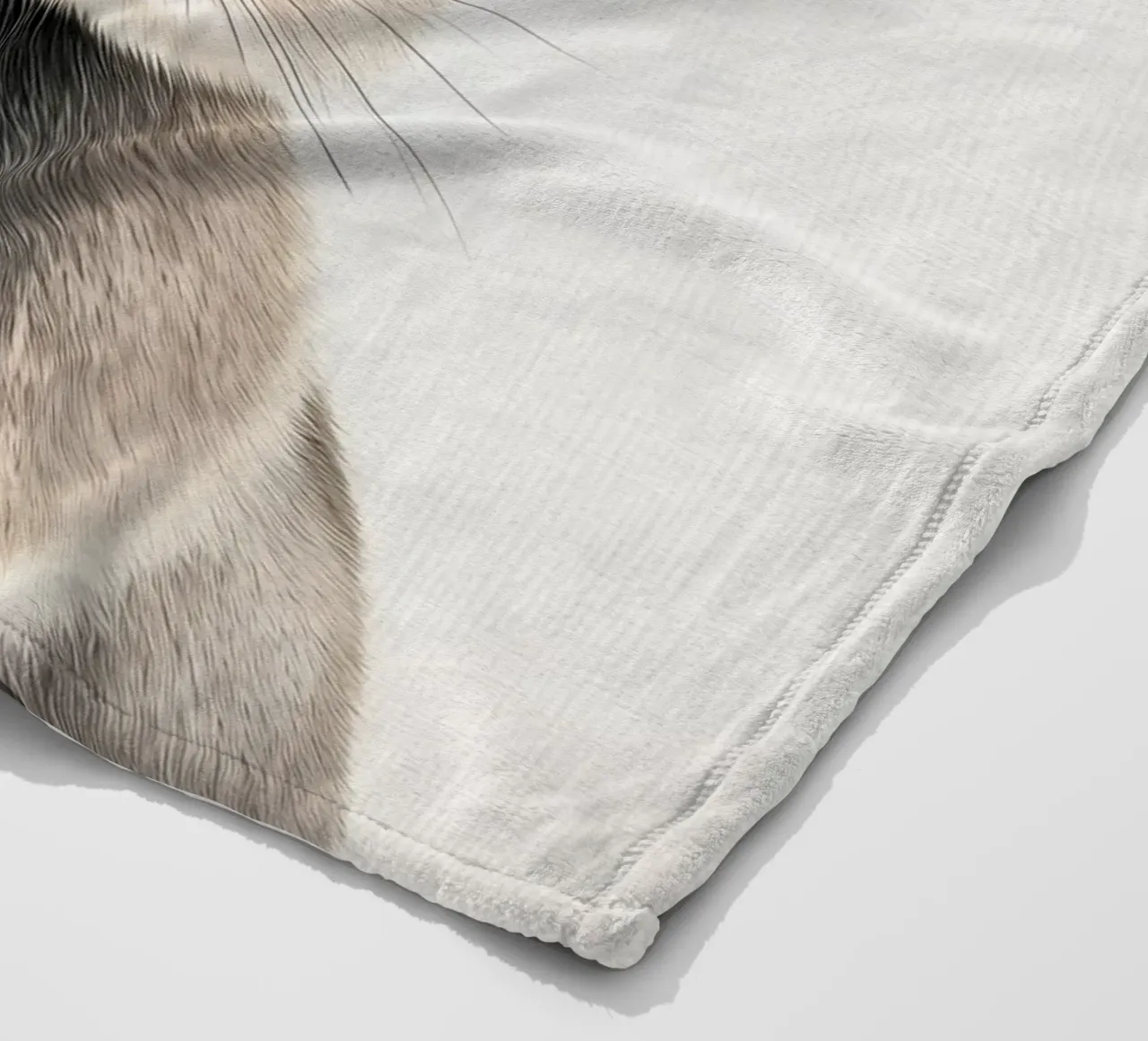 Simpatico coniglietto con corona coperta in pile da Carinaprint