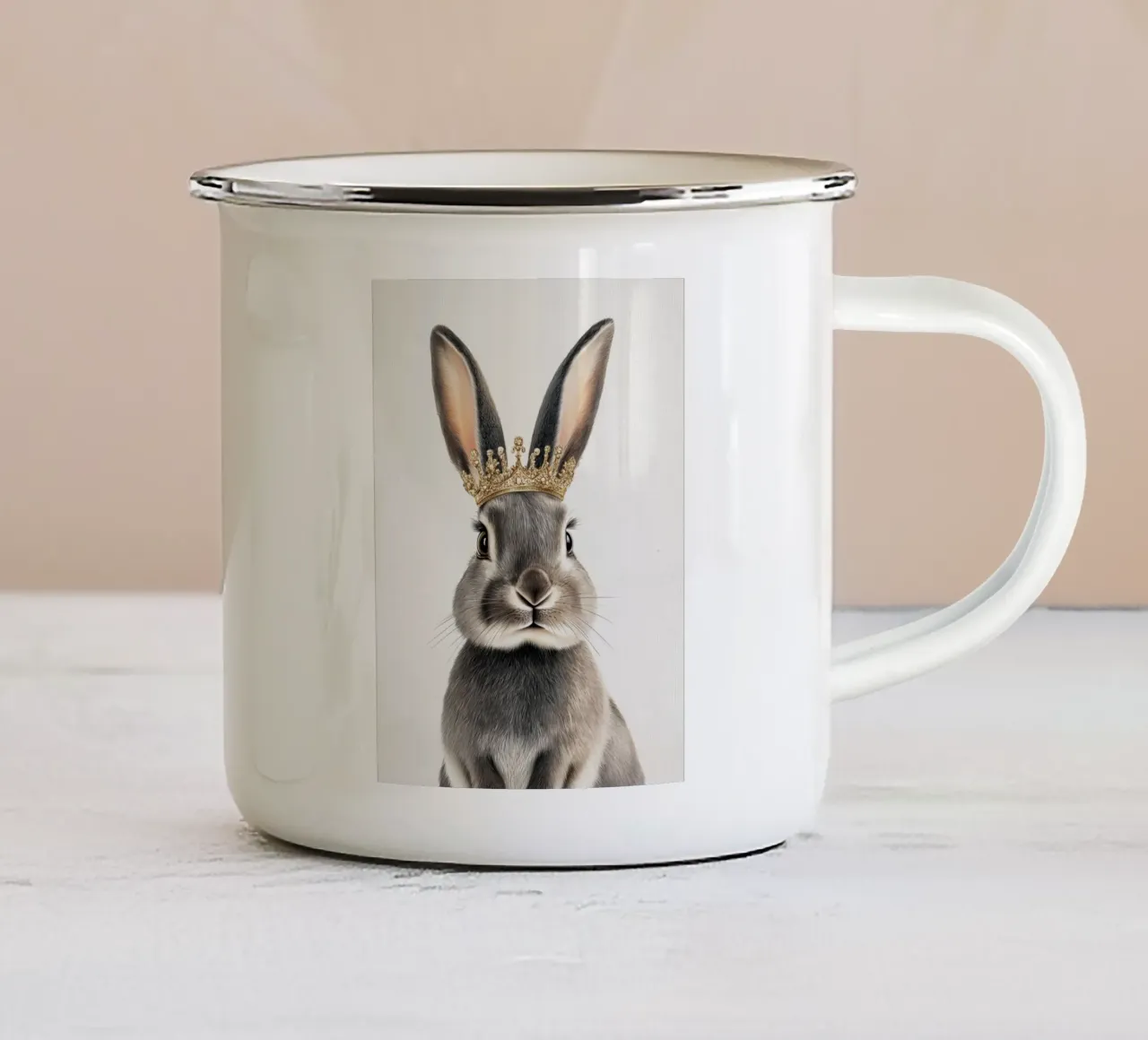 Simpatico coniglietto con corona tazza in smalto da Carinaprint