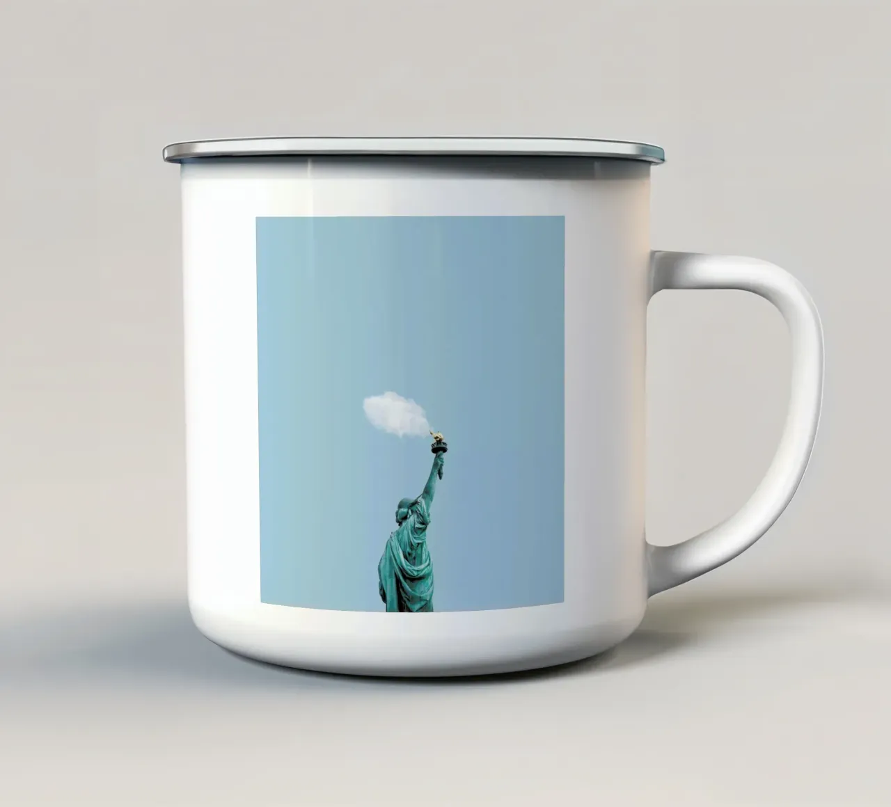 Cloud of Liberty tazza in smalto da Rafael Burato