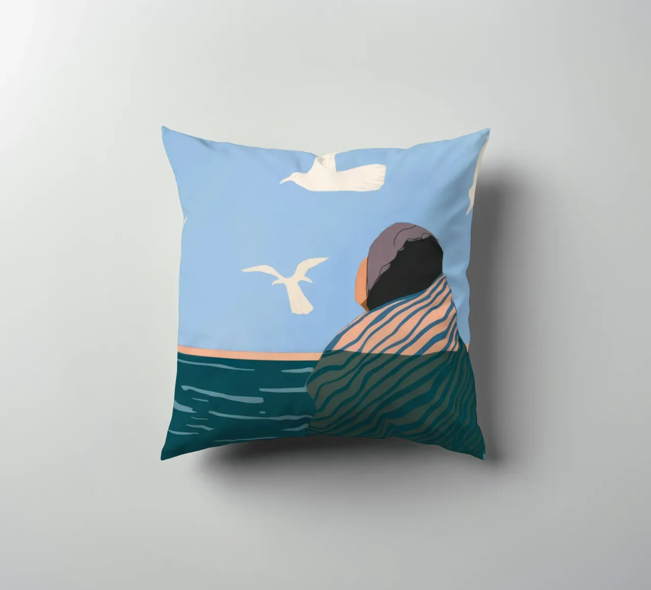 Contemplazione in riva al mare cuscino da Emery Kate
