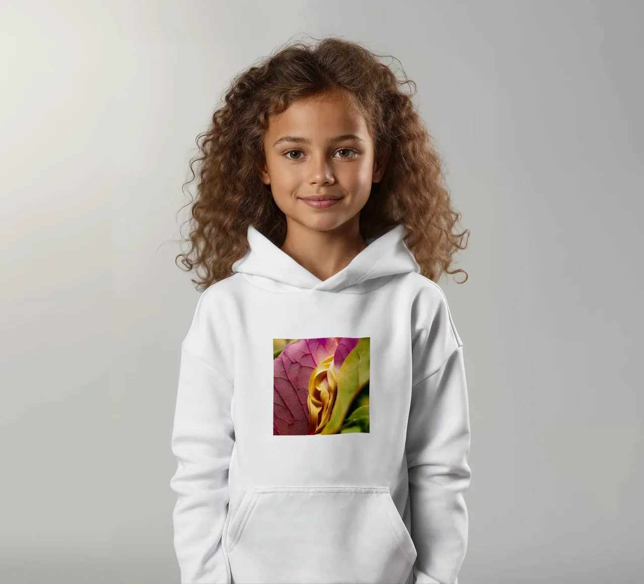 Makro Bougainvillea Blume Kinder Hoodie von Bold Blooms