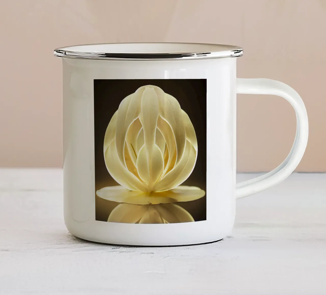 Macro fleur de mauve mug en émail de Bold Blooms