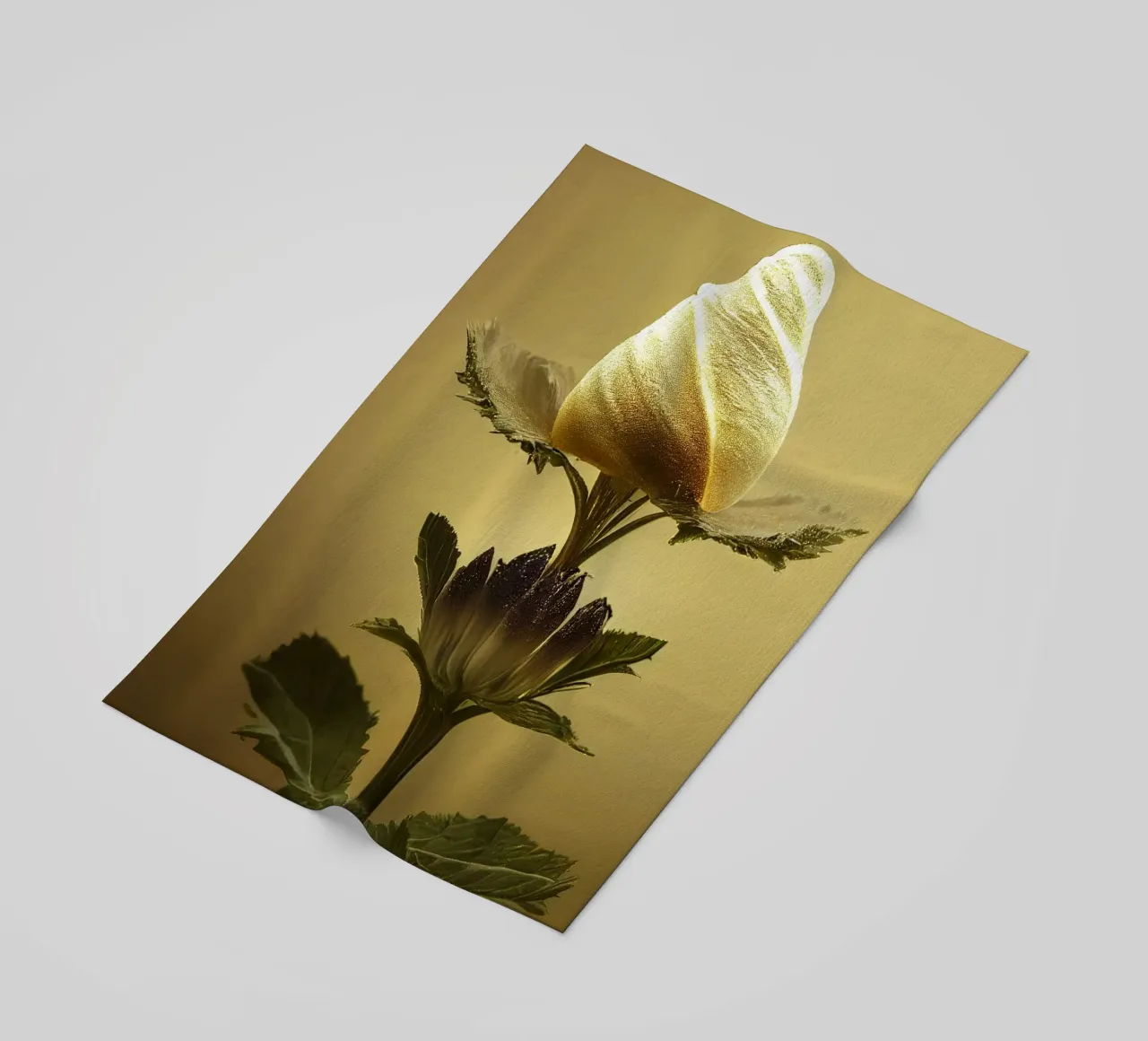Macro Braamstruik strandhanddoek van Bold Blooms