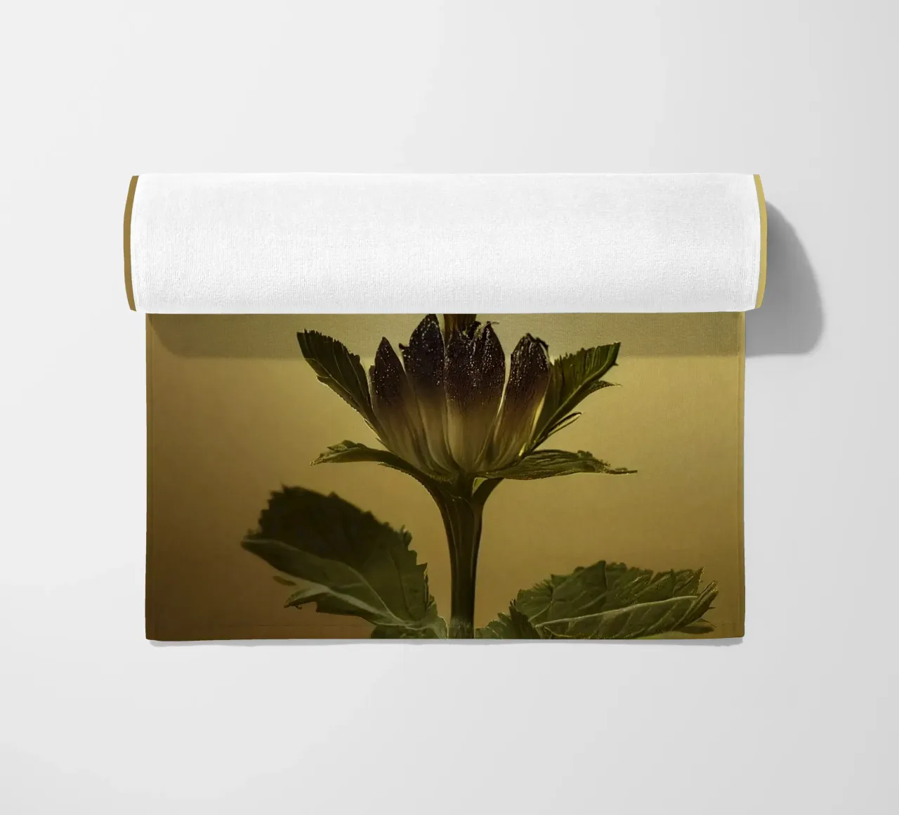 Macro Braamstruik strandhanddoek van Bold Blooms