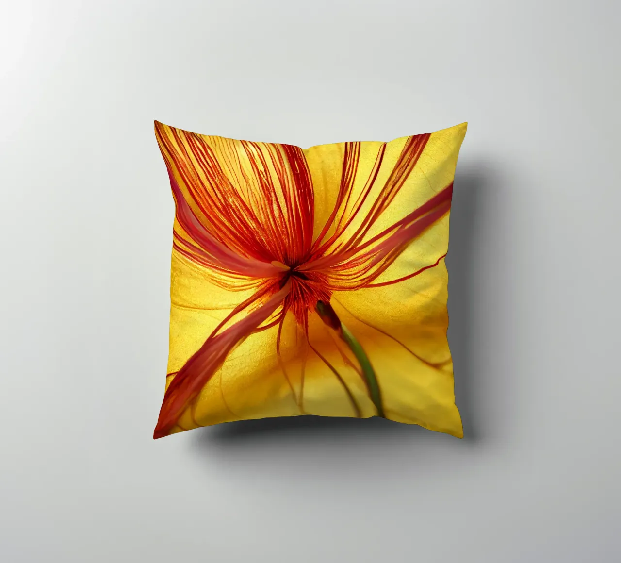 Macro Butea Monosperma Flower cuscino da Bold Blooms