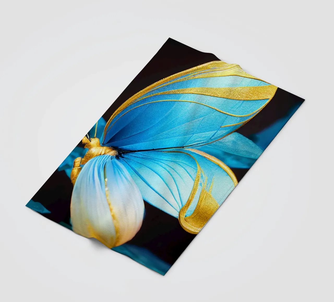 Macro Farfalla Fiore di pisello coperta in pile da Bold Blooms