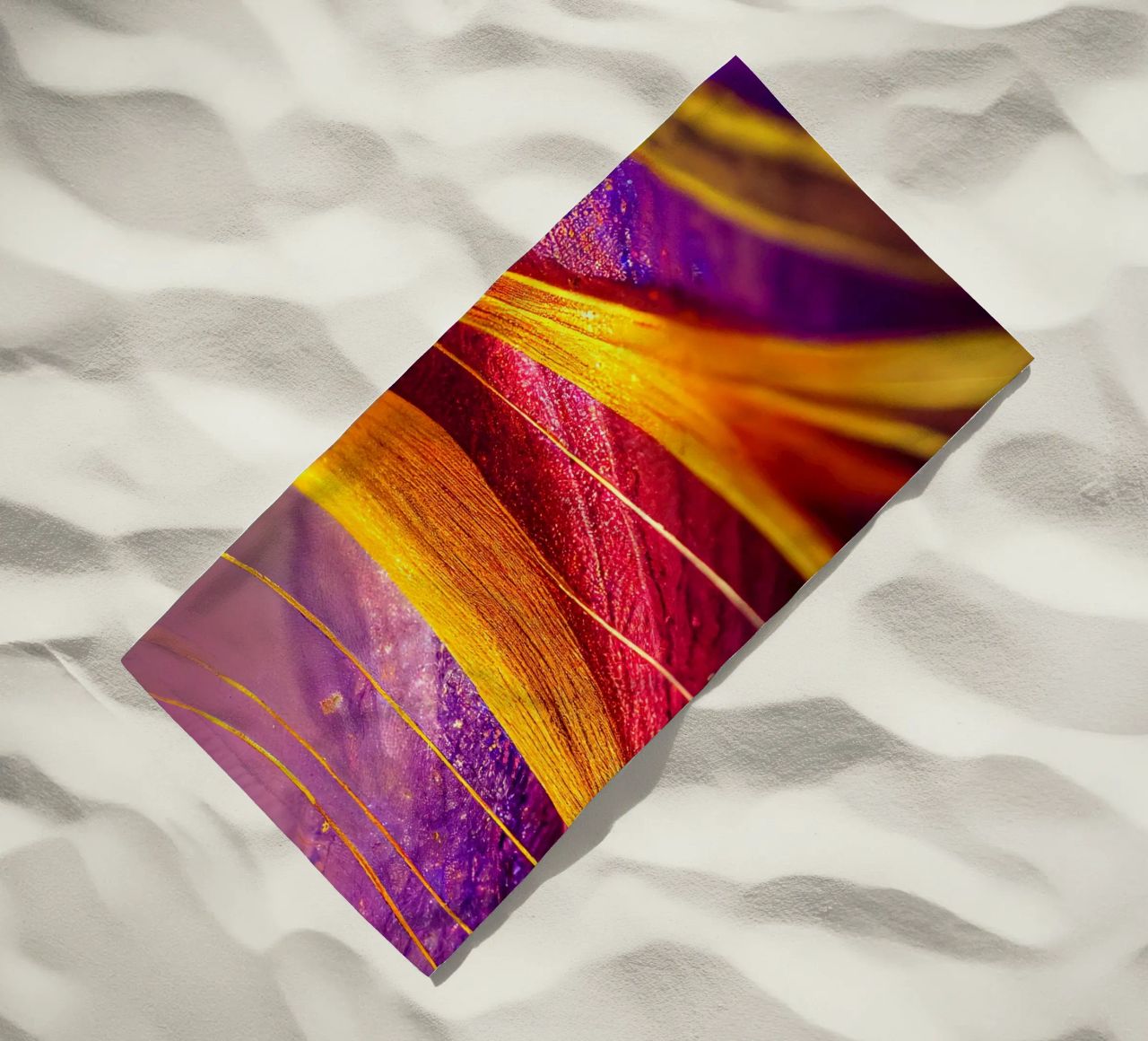 Macro Cobra Saffron Flower telo mare da Bold Blooms