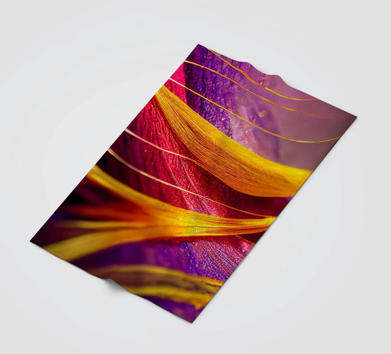 Macro Cobra Saffron Flower coperta in pile da Bold Blooms