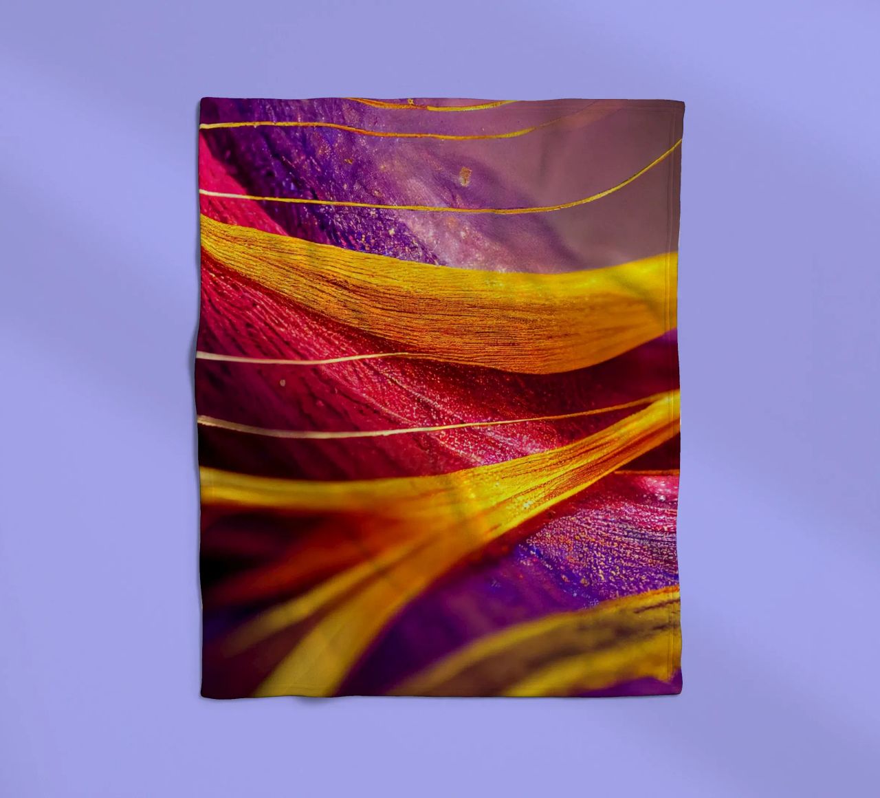 Macro Cobra Saffron Flower coperta in pile da Bold Blooms