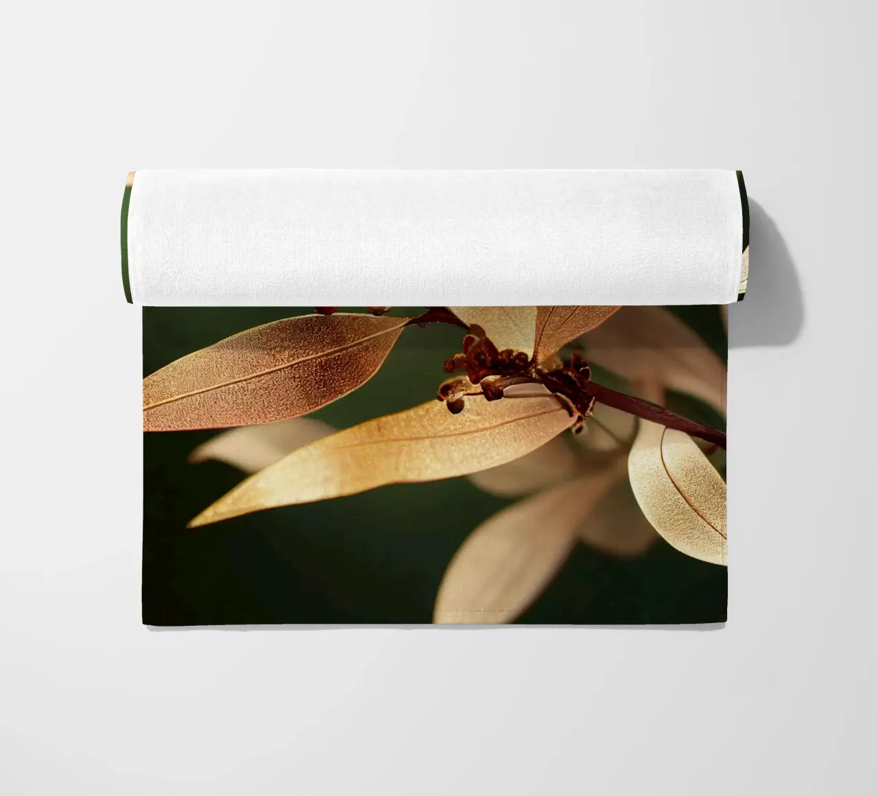 Macro Gewone crape myrtle bloem strandhanddoek van Bold Blooms