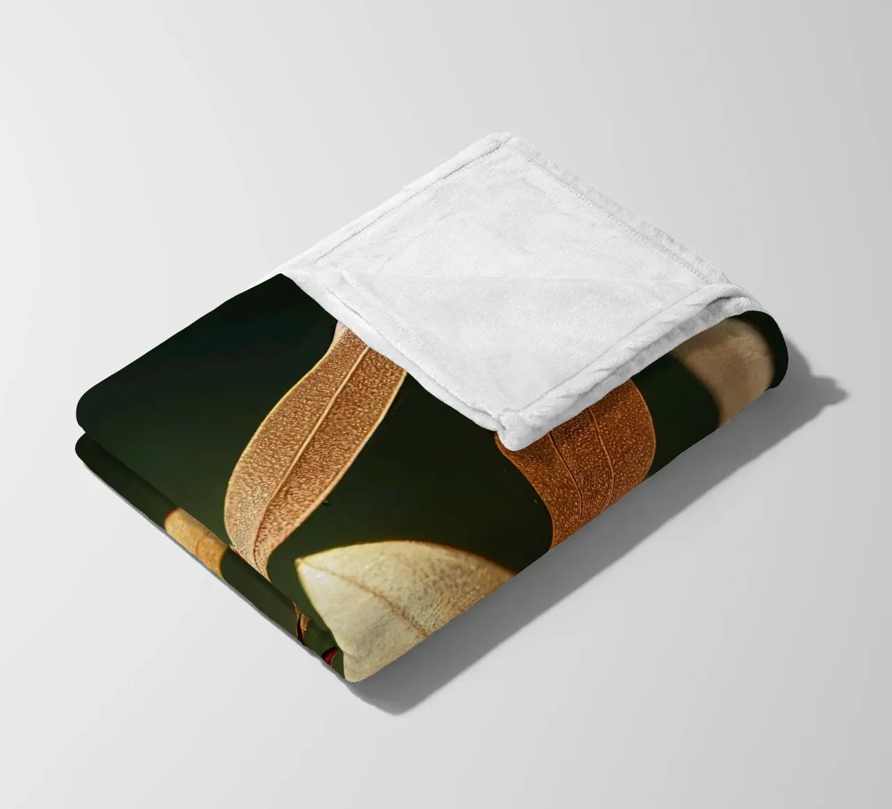Macro Fiore di mirto comune coperta in pile da Bold Blooms