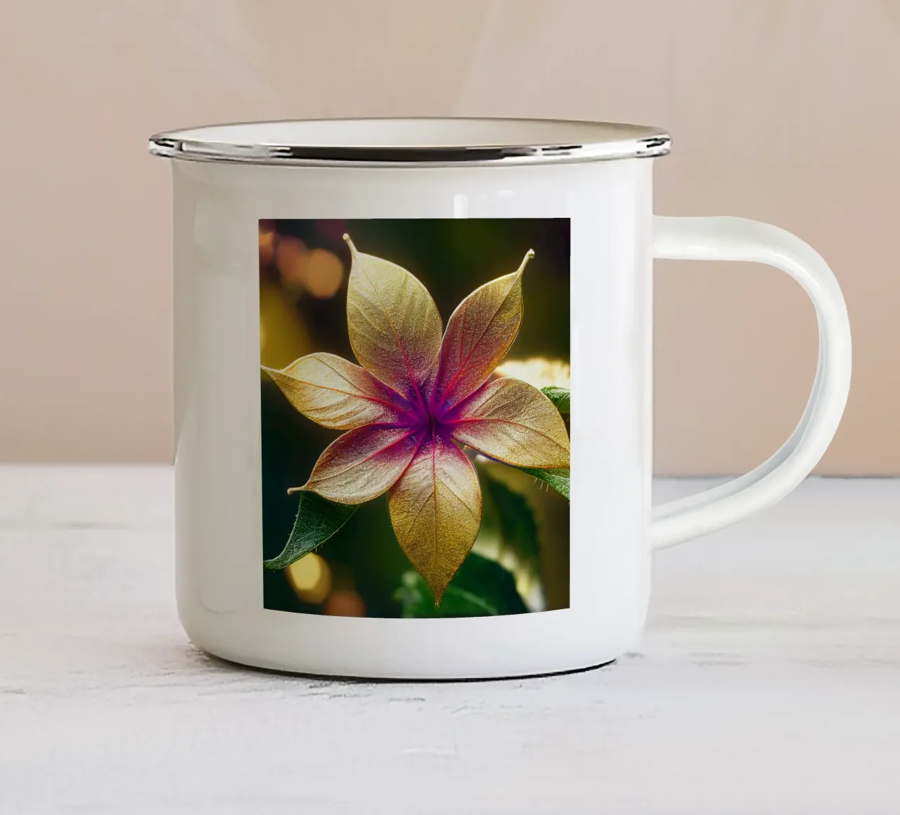 Makro Gewöhnliche Lantana-Blume Emaille Tasse von Bold Blooms