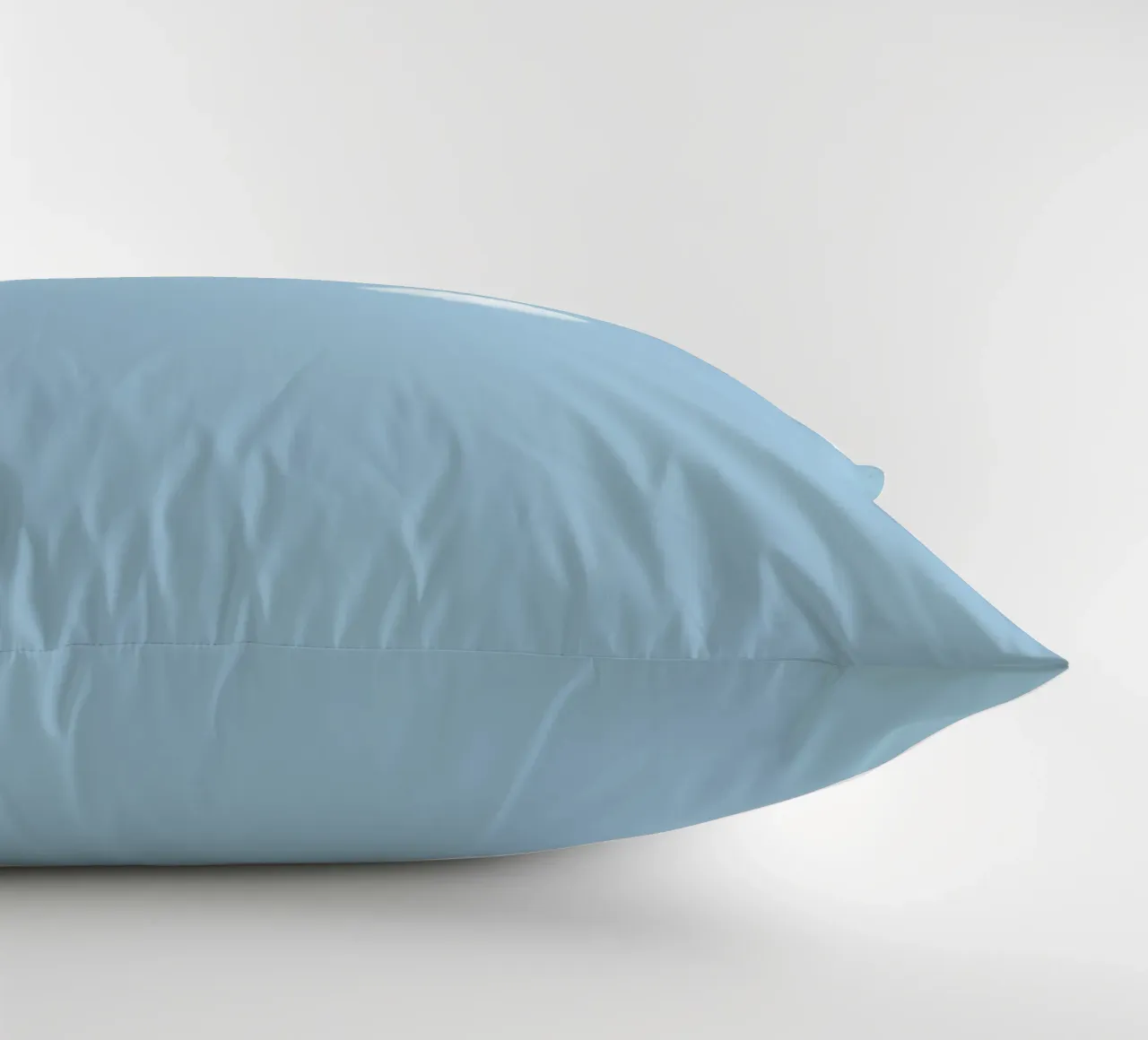 Spotted decorative cushion by Rafael Burato