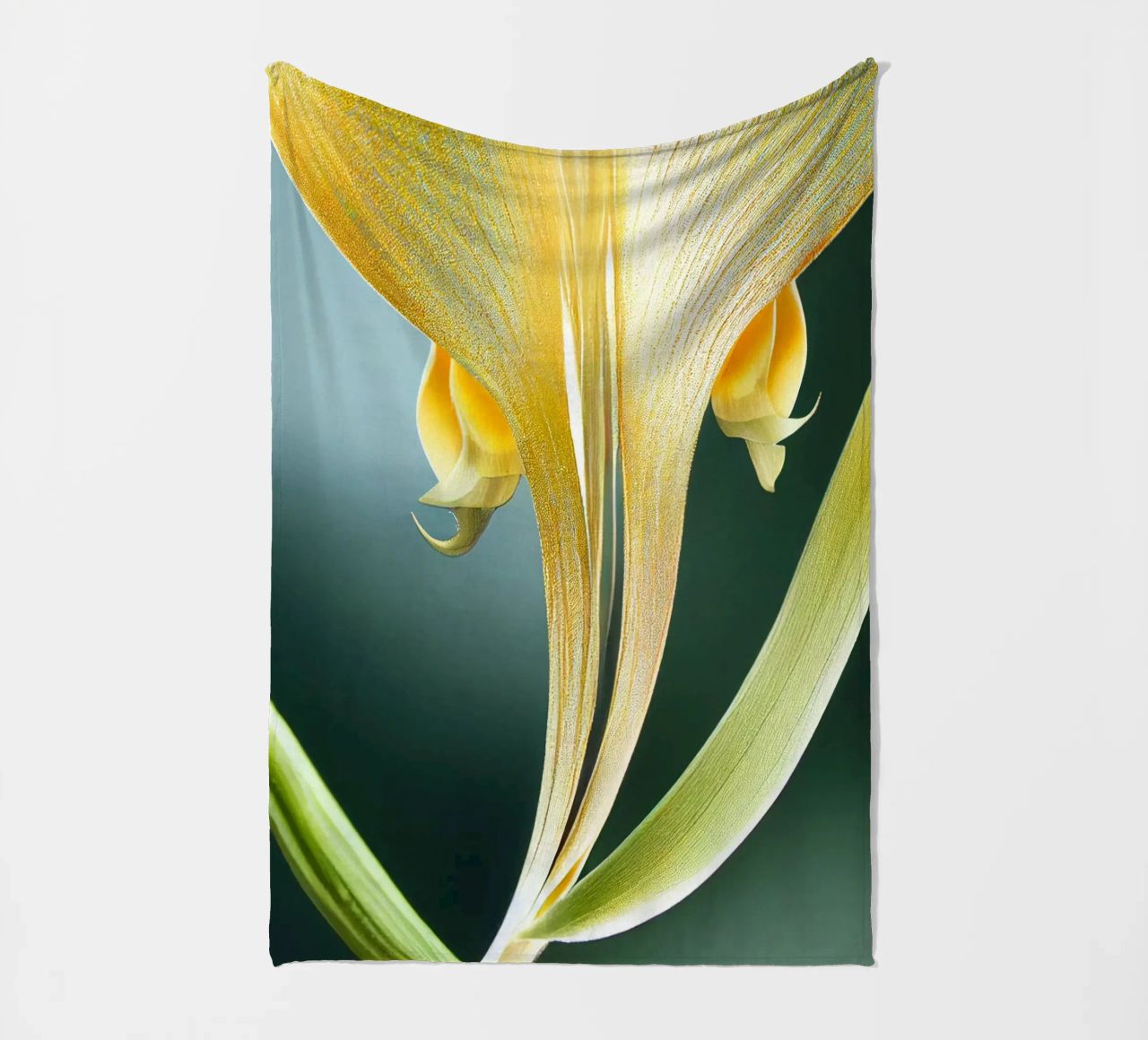 Macro fiore di orchidea coda di volpe coperta in pile da Bold Blooms