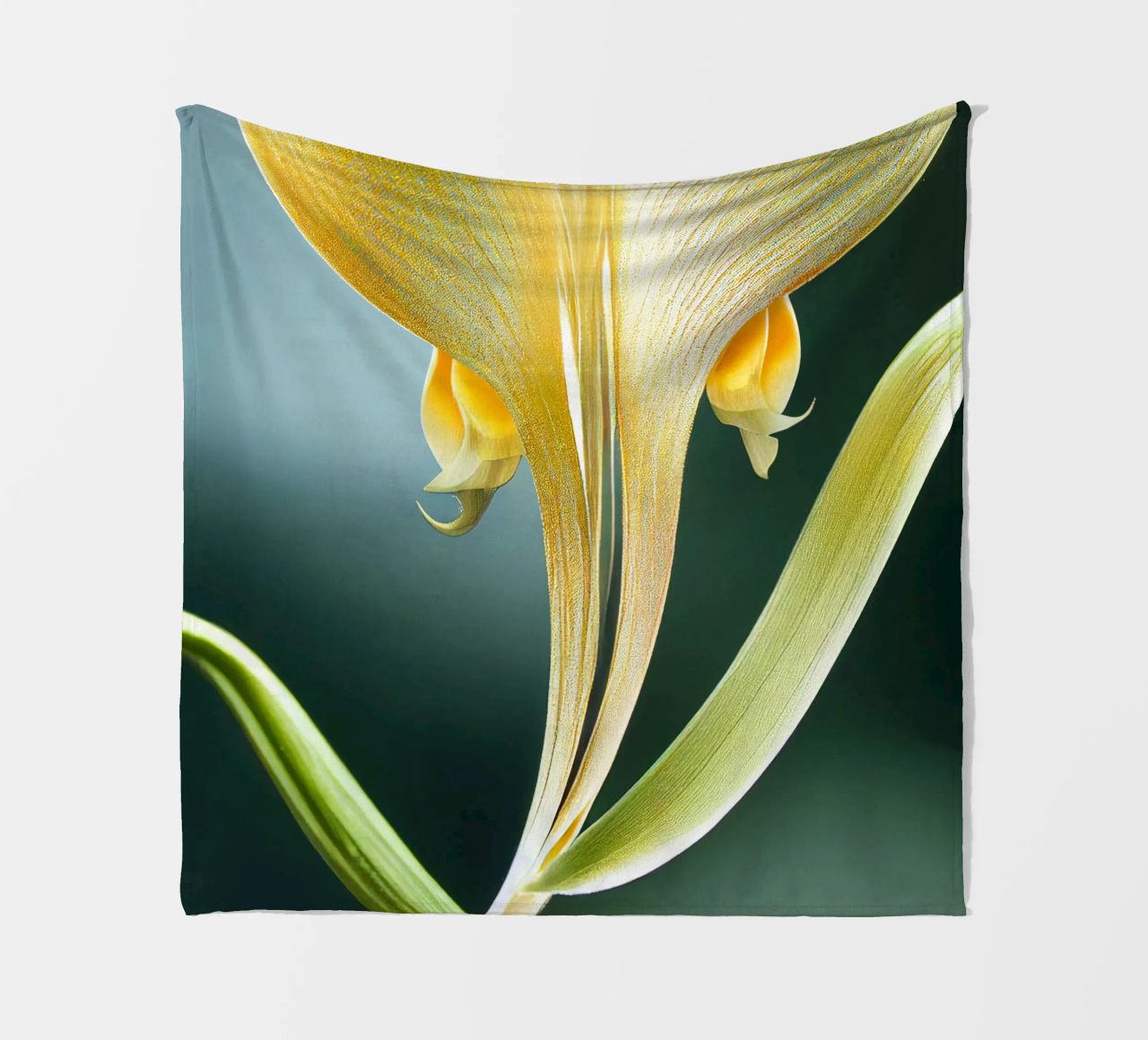 Macro fiore di orchidea coda di volpe coperta in pile da Bold Blooms
