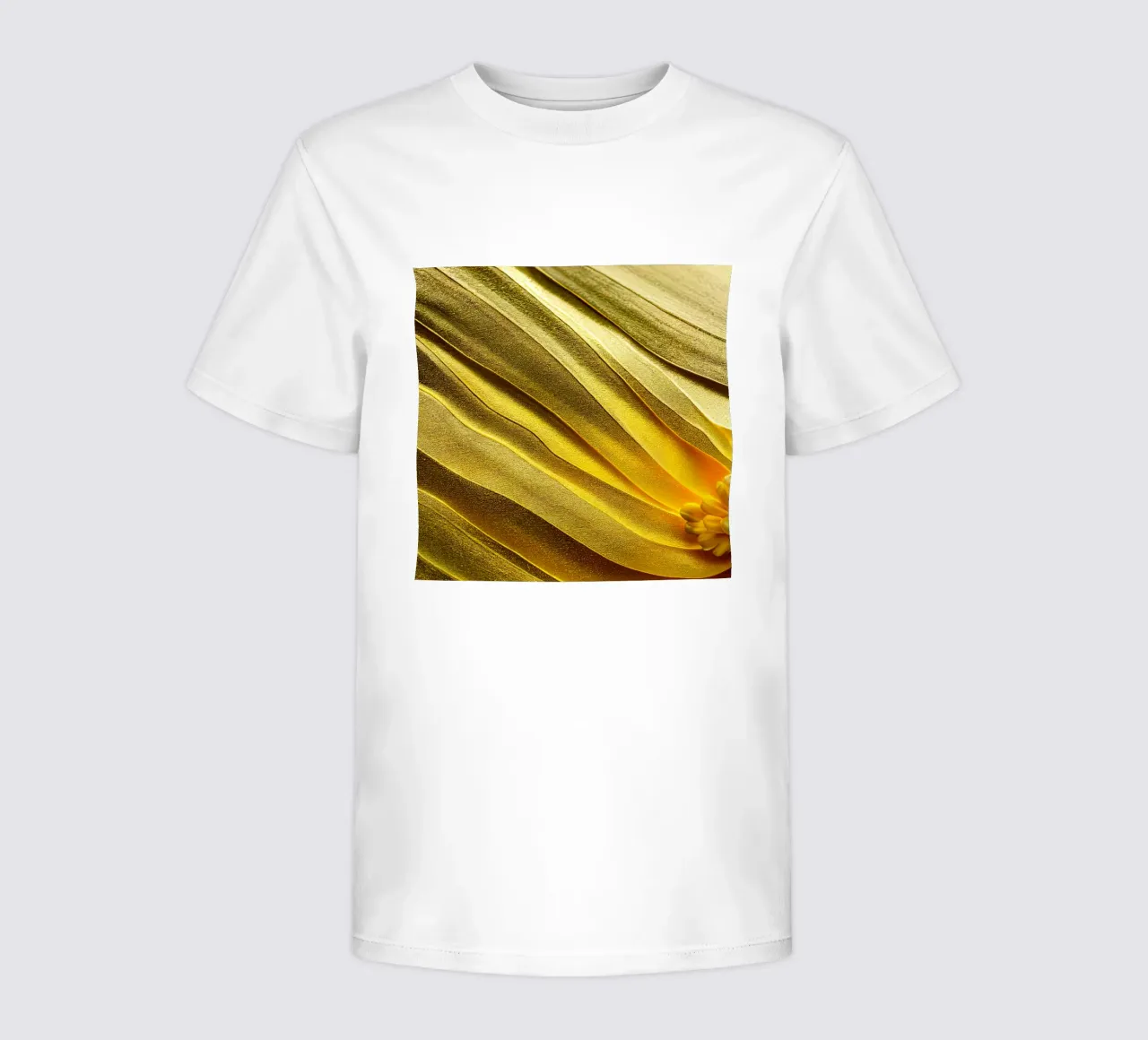 Macro fiore di iperico t-shirt bambini da Bold Blooms