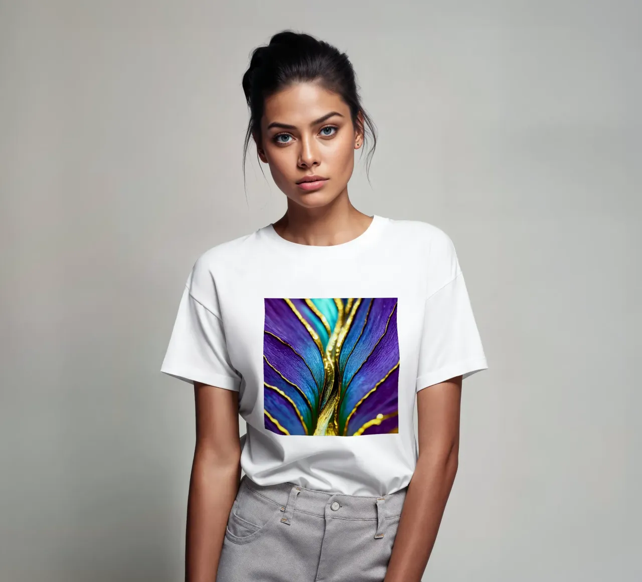 Macro Fiore indaco t-shirt da Bold Blooms