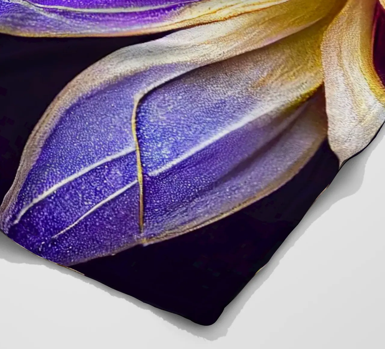 Macro Fiore indaco coperta in pile da Bold Blooms
