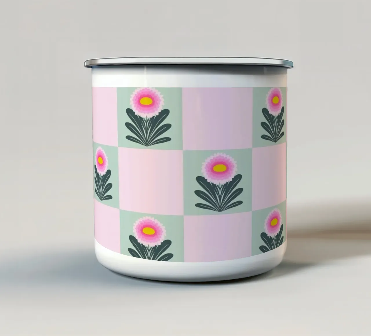 Griglia di crisantemi - rosa e menta tazza in smalto da Wackapacka