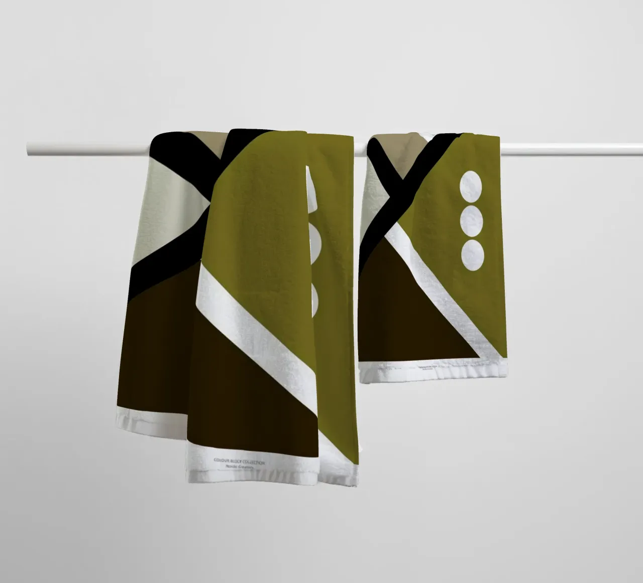 Colour Block I badhanddoek van Nordic Creators