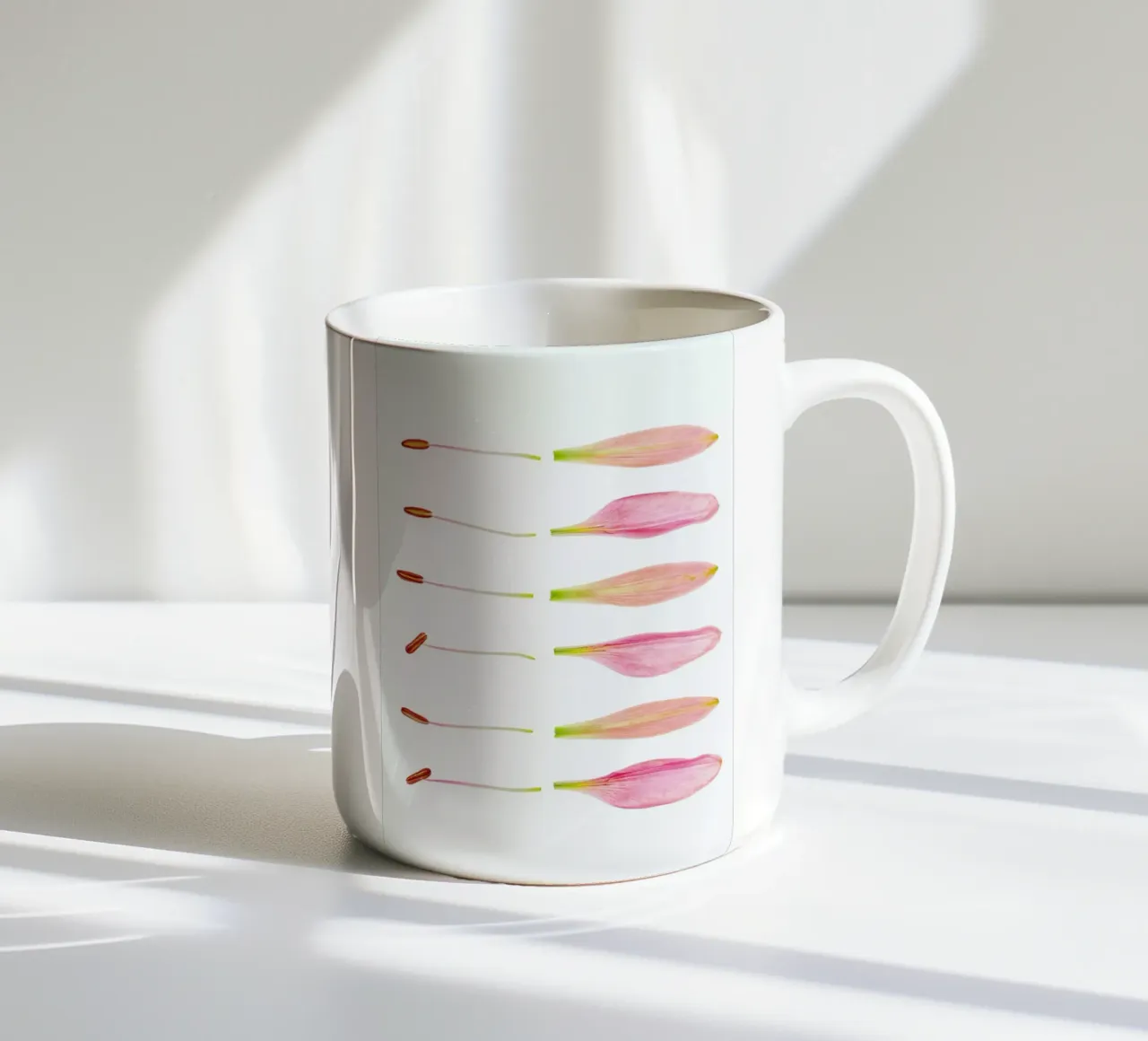 Lilly Petals tazza in ceramica da Curious Collections by Marielle Leenders