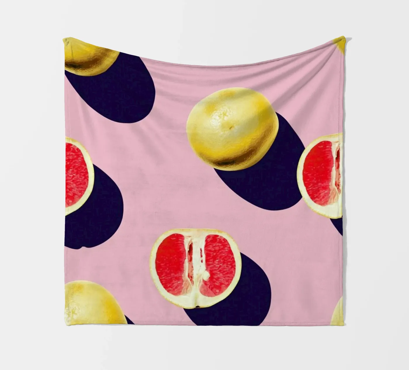 Fruit 15 Fleecedecke von STUDIO LEEMO