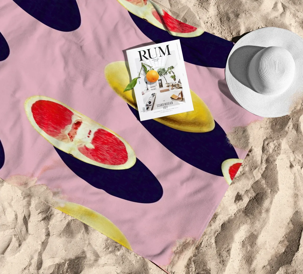 Fruit 15 strandhanddoek van STUDIO LEEMO