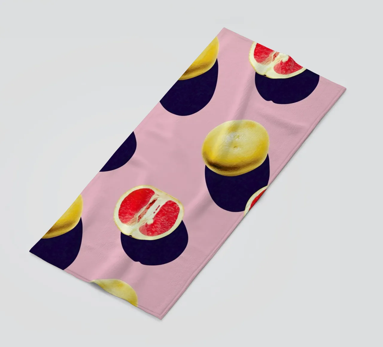 Fruit 15 strandhanddoek van STUDIO LEEMO