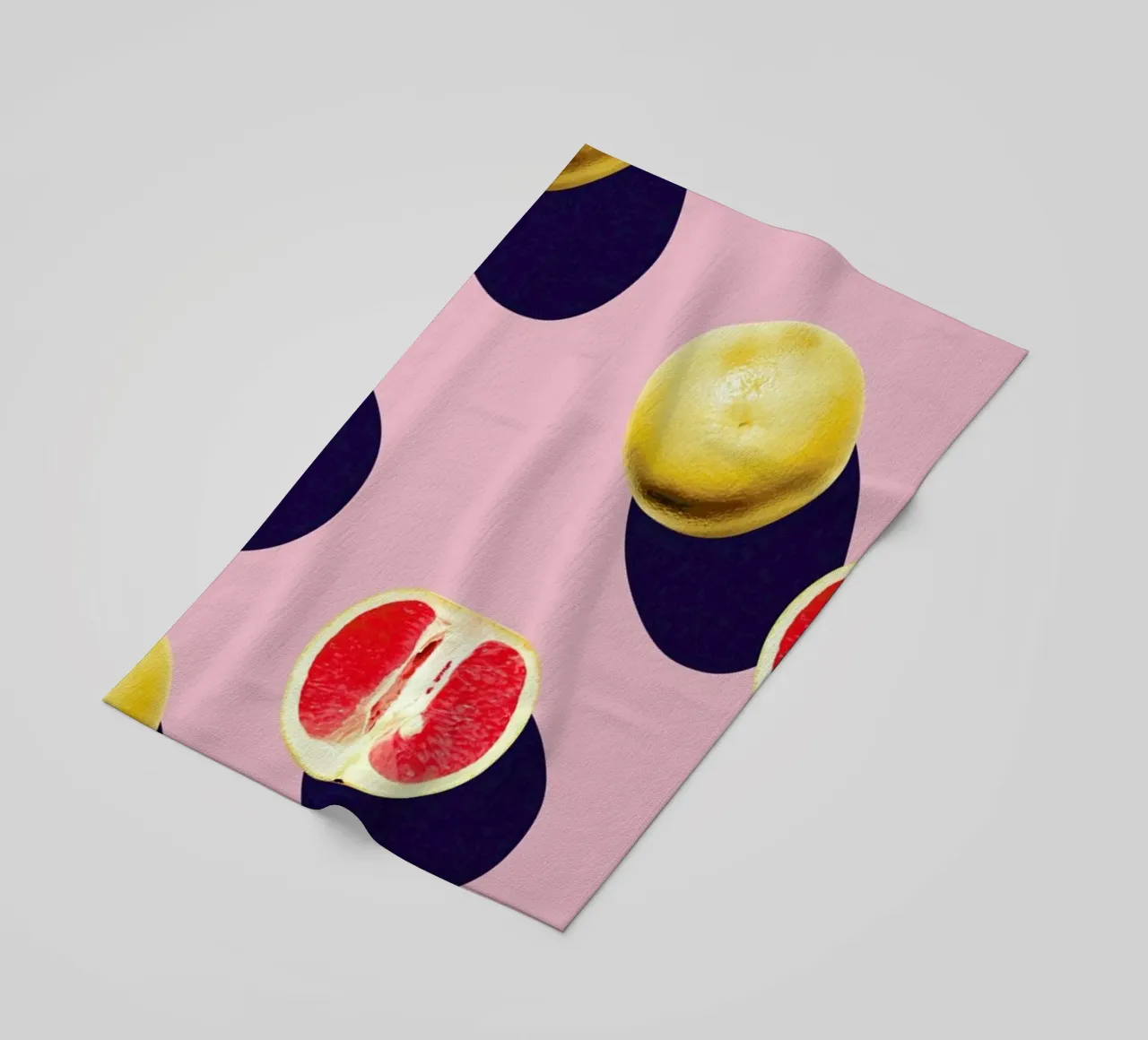 Fruit 15 strandhanddoek van STUDIO LEEMO