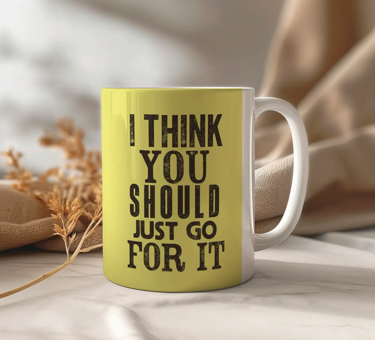 Ich denke, Sie sollten es einfach tun Keramik Tasse von THE MOTIVATED TYPE