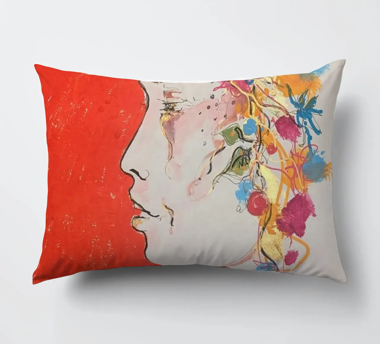 Femme sur fond rouge cuscino da Bénédicte Berthod