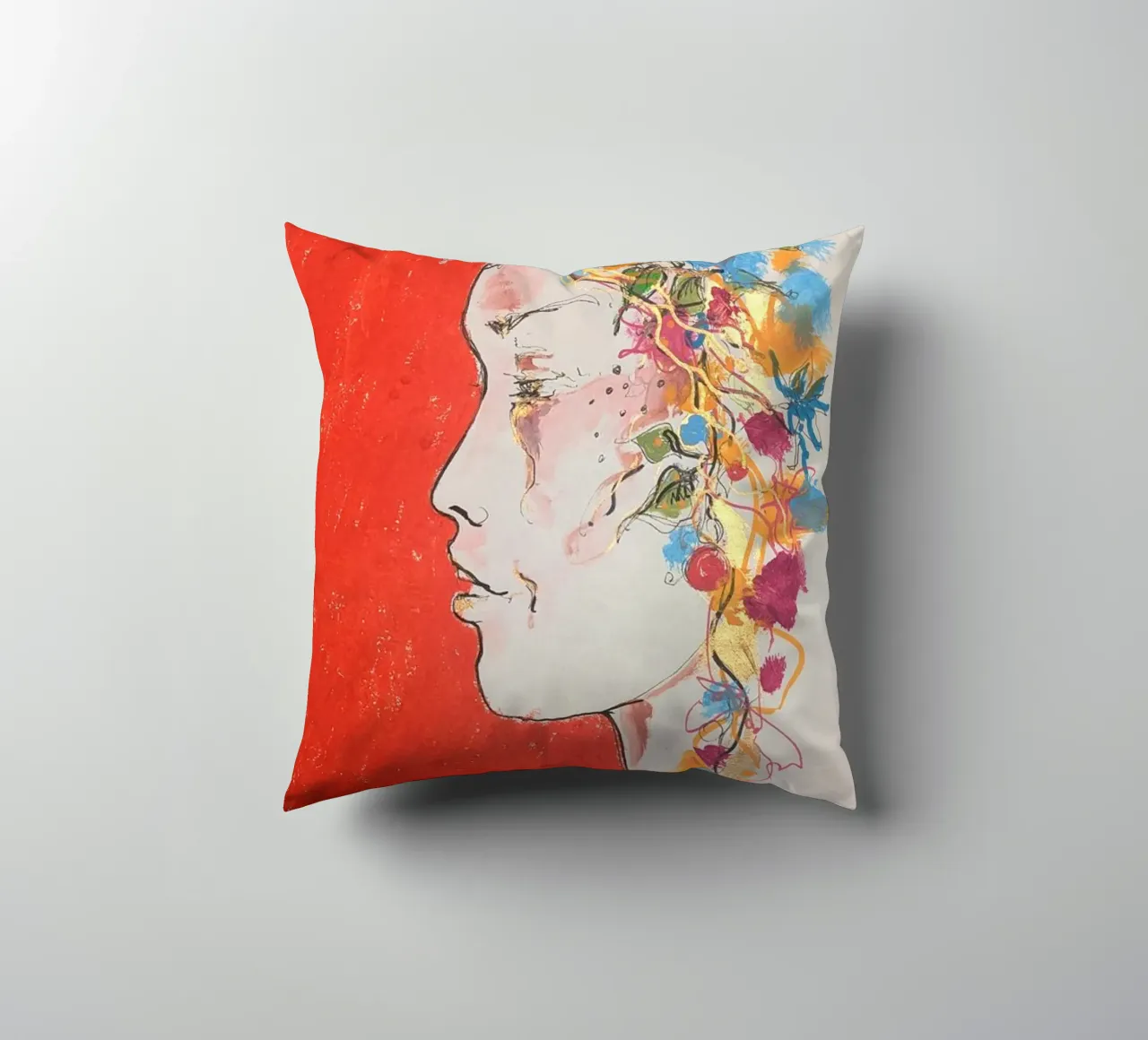Femme sur fond rouge cuscino da Bénédicte Berthod