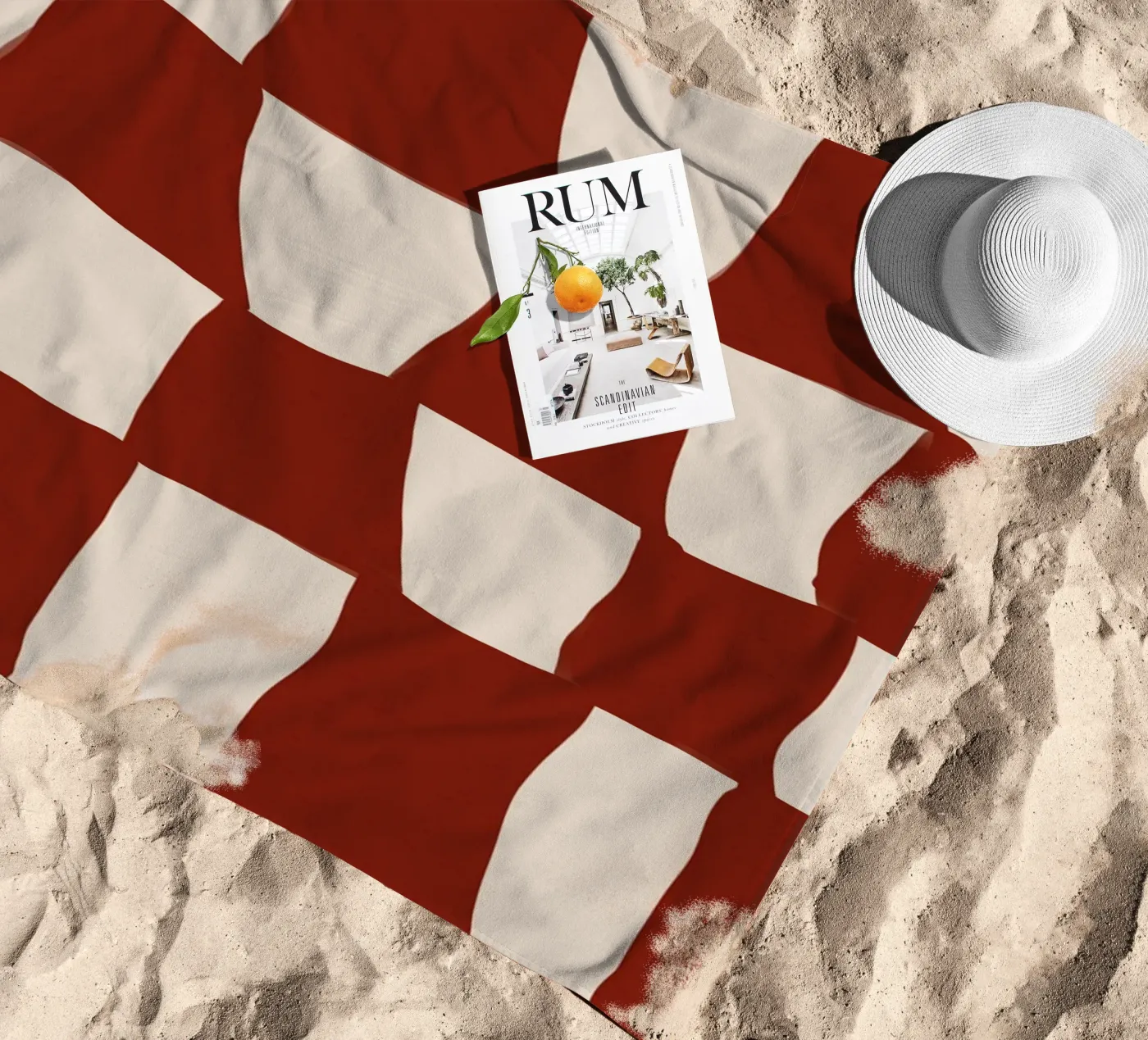 Red Pattern Strandtuch von treechild