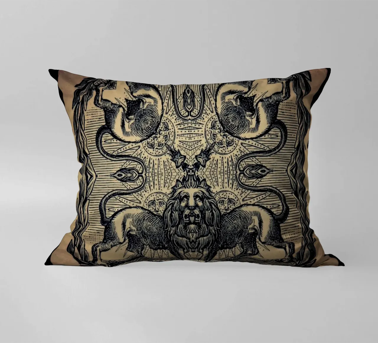 Creeping From Behind cuscino da Ballack Art House