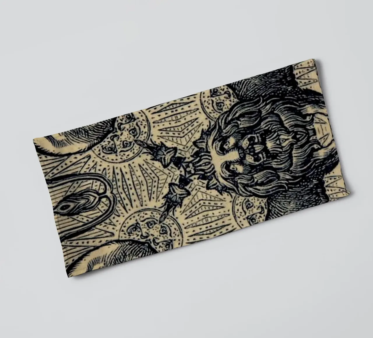 Creeping From Behind asciugamano da bagno da Ballack Art House