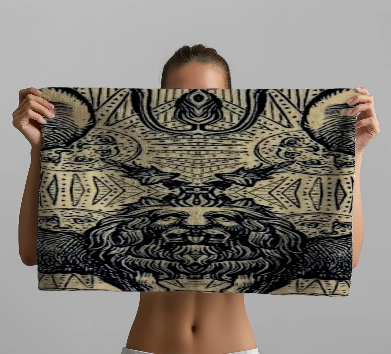 Creeping From Behind asciugamano da bagno da Ballack Art House