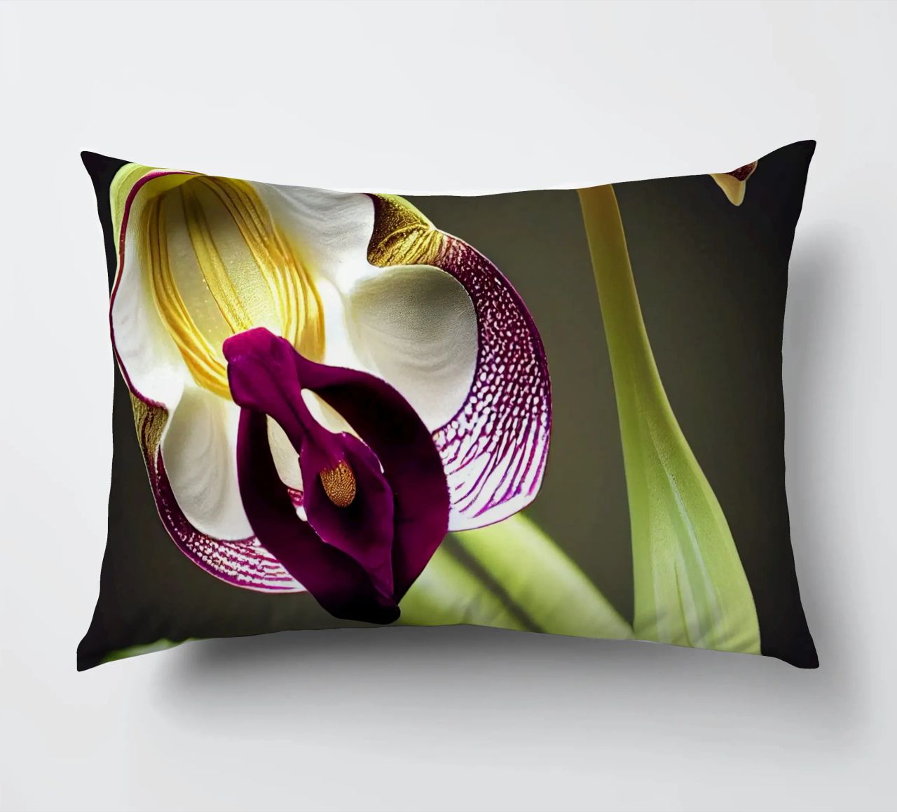Macro fiore di orchidea Ladys Slipper cuscino da Bold Blooms