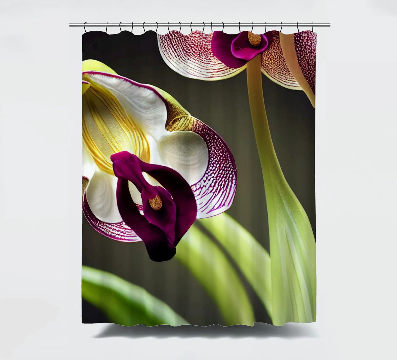 Macro fiore di orchidea Ladys Slipper tenda da doccia da Bold Blooms
