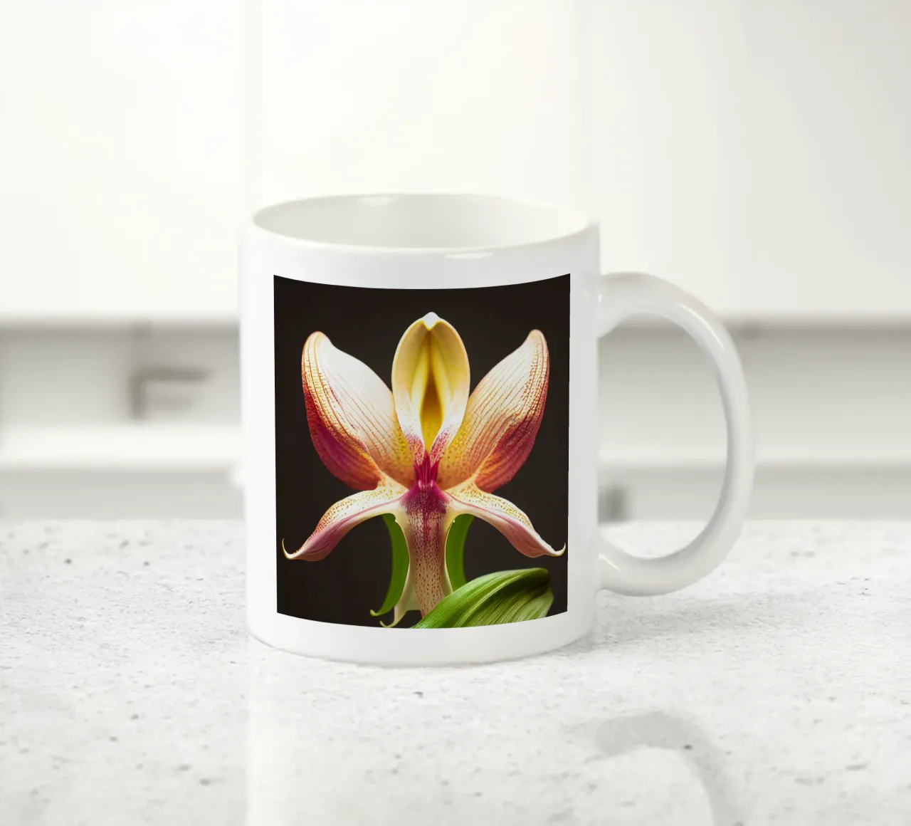 Macro fiore di orchidea Ladys Slipper tazza in ceramica da Bold Blooms