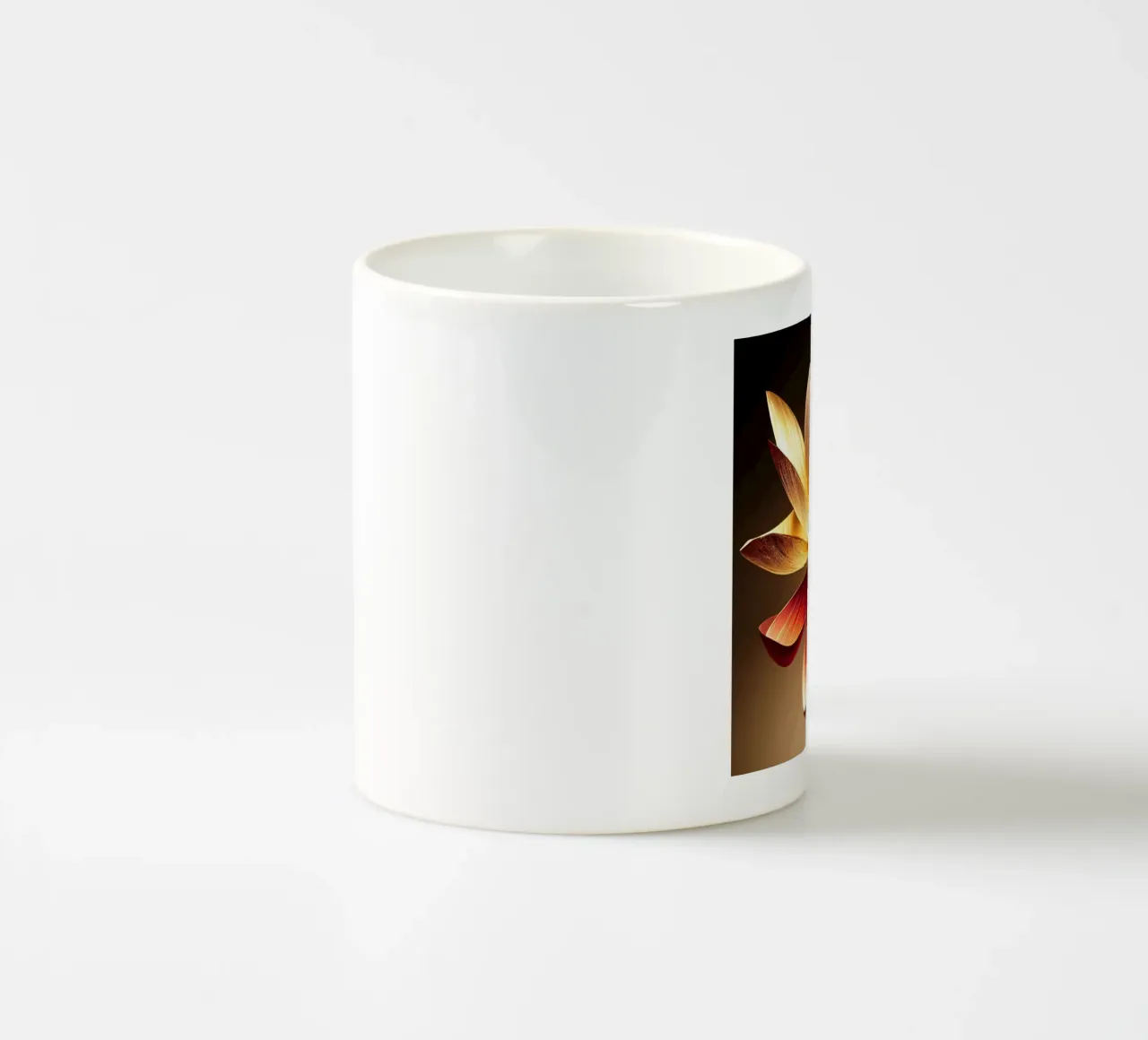 Makro Lotusblume Keramik Tasse von Bold Blooms