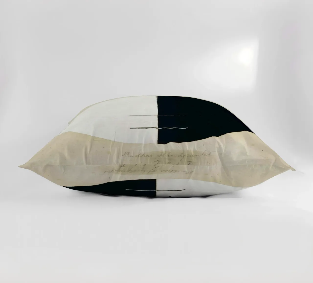 Hilma af Klint, Le point de vue des bouddhas dans la vie terrestre n° 3 coussin de William Store