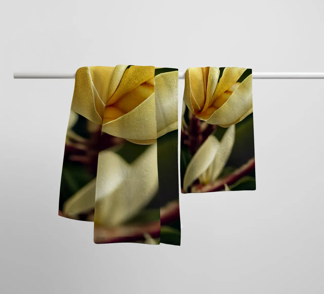 Macro Magnolia Flower asciugamano da bagno da Bold Blooms