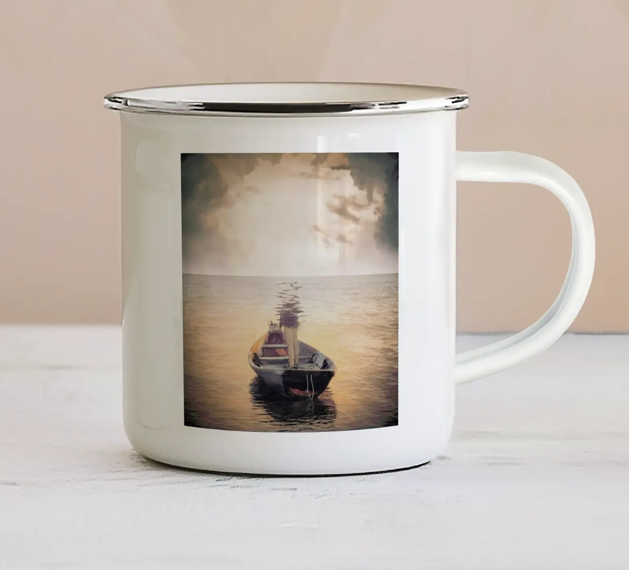 Glas Sea tazza in smalto da Eugene Soloviev