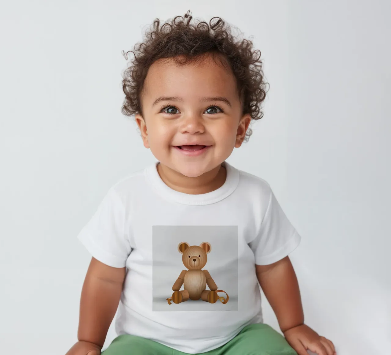 Aspetto in legno - Simpatica statuetta di un orso maglietta neonato da namosh